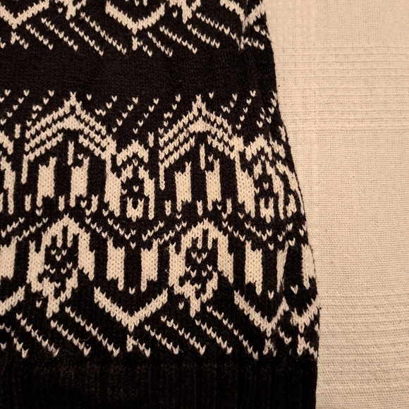 Crazy 8 girls size 5/6 knit cowl neck black & white knit dress with 3/4 sleeves - Picture 5 of 6